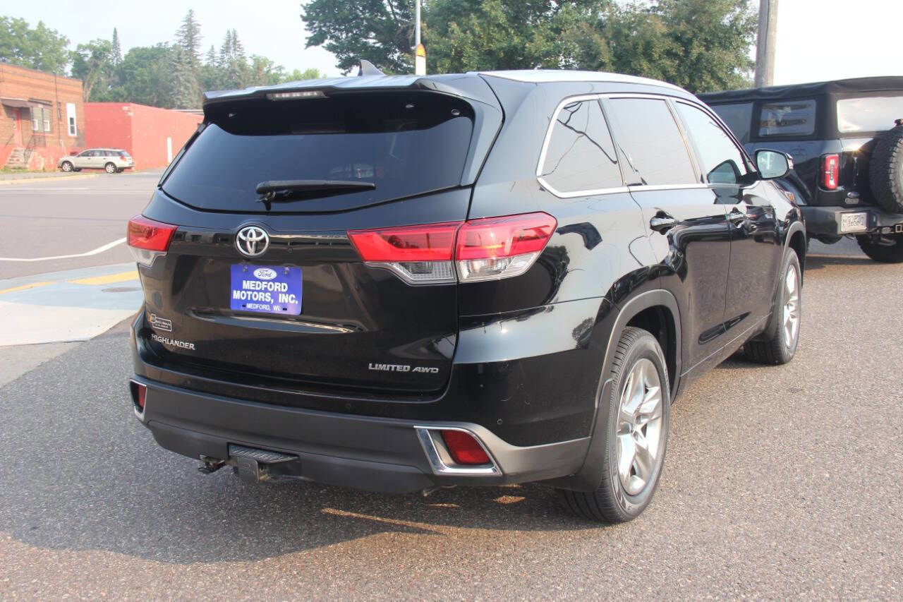 Used 2018 Toyota Highlander Limited AWD 4dr SUV image 4