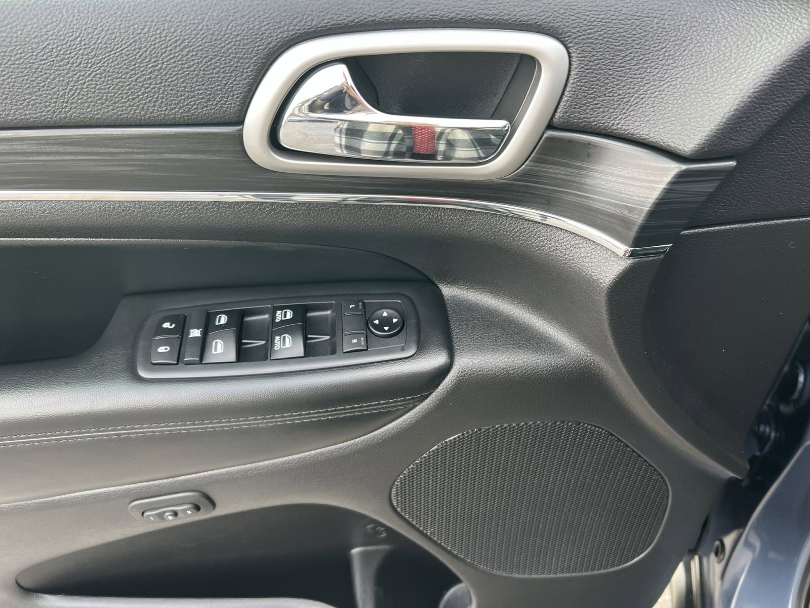 Used 2019 Jeep Grand Cherokee Limited w/ Luxury Group II image 15