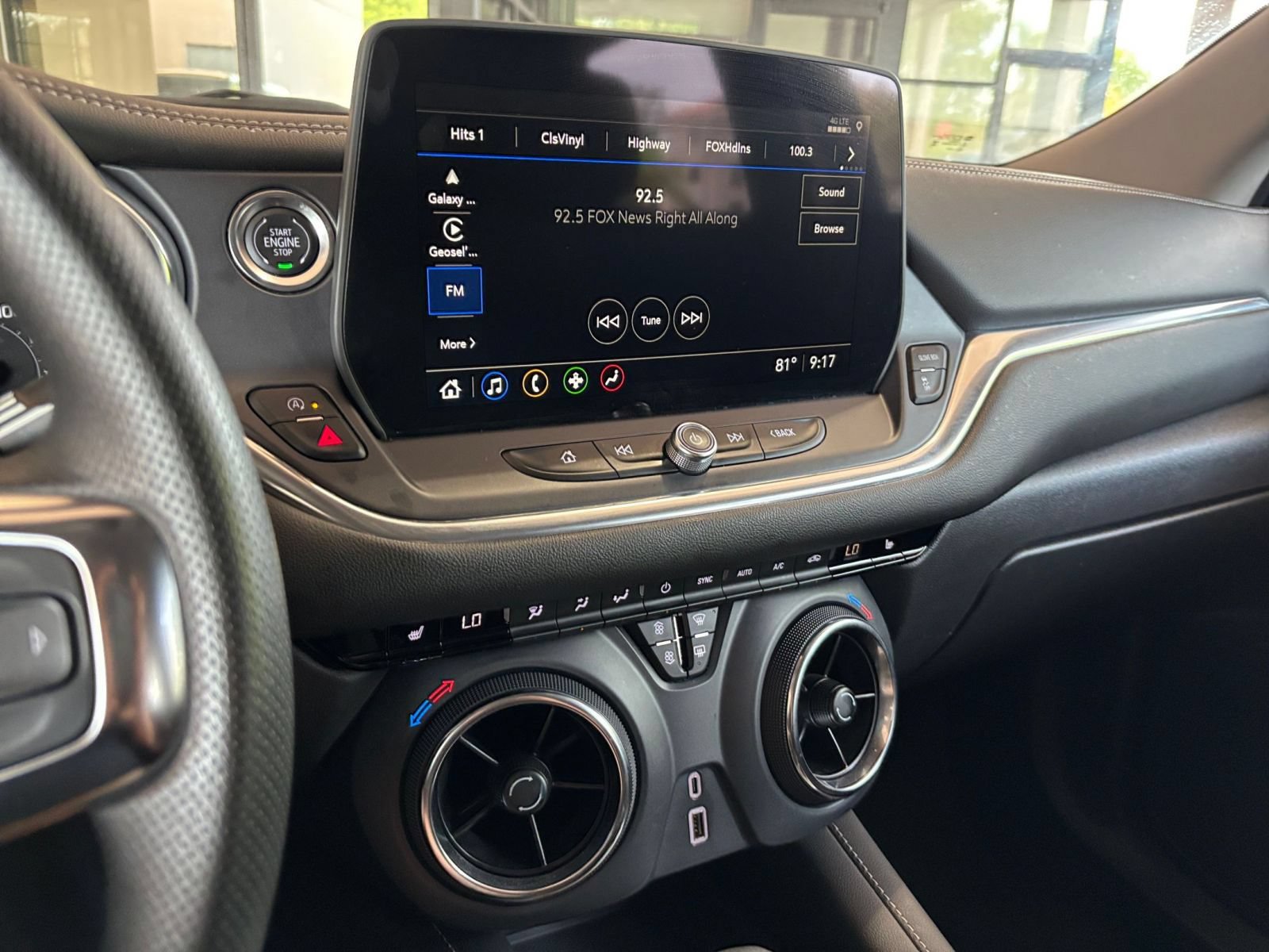 Used 2025 Chevrolet Blazer LT FWD image 14