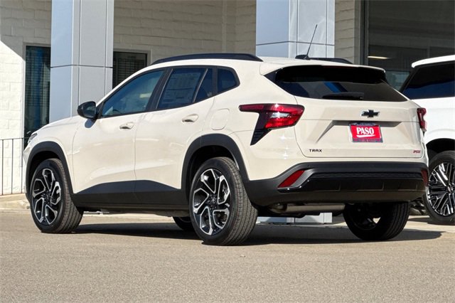 New 2026 Chevrolet Trax RS w/ Sunroof Package image 7