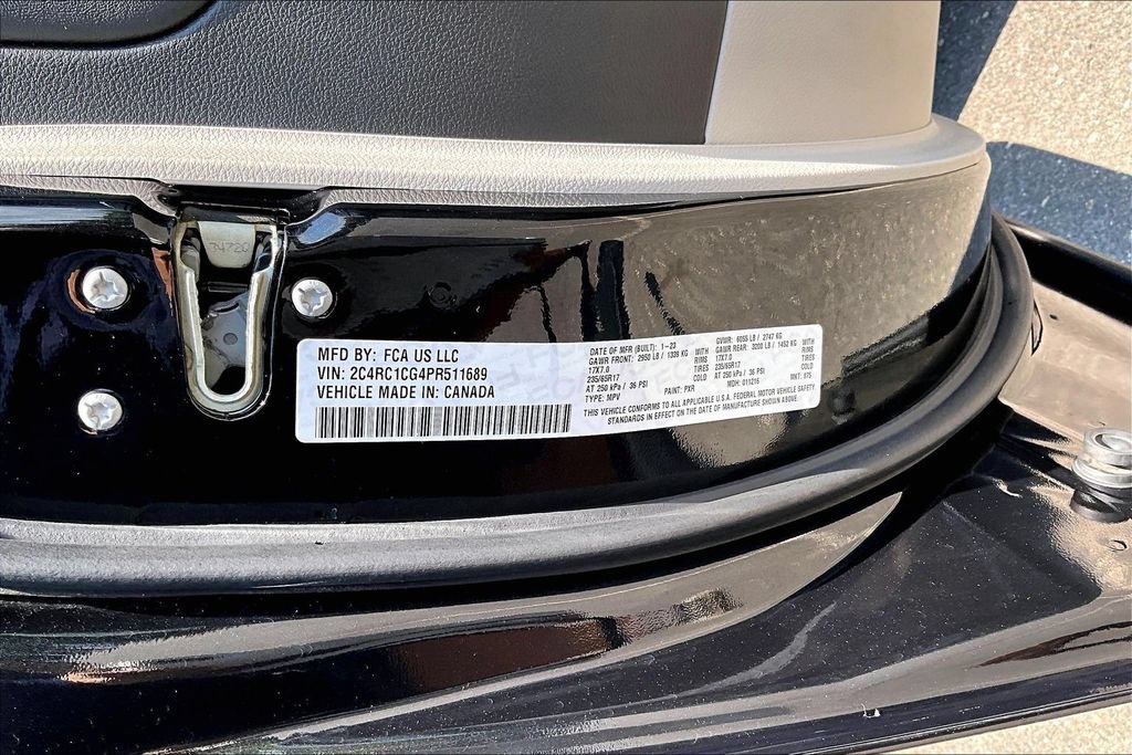 Used 2023 Chrysler Voyager LX FWD image 14