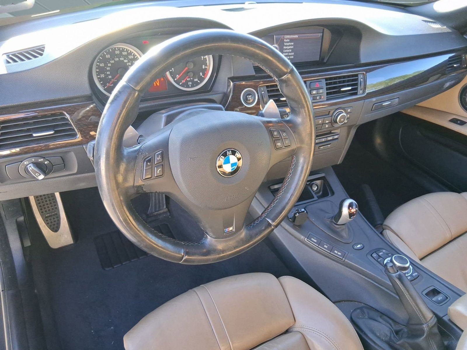 Used 2010 BMW M3 Convertible image 3