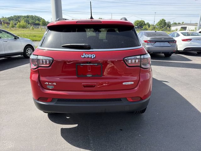 Used 2024 Jeep Compass Latitude AWD/4WD image 4