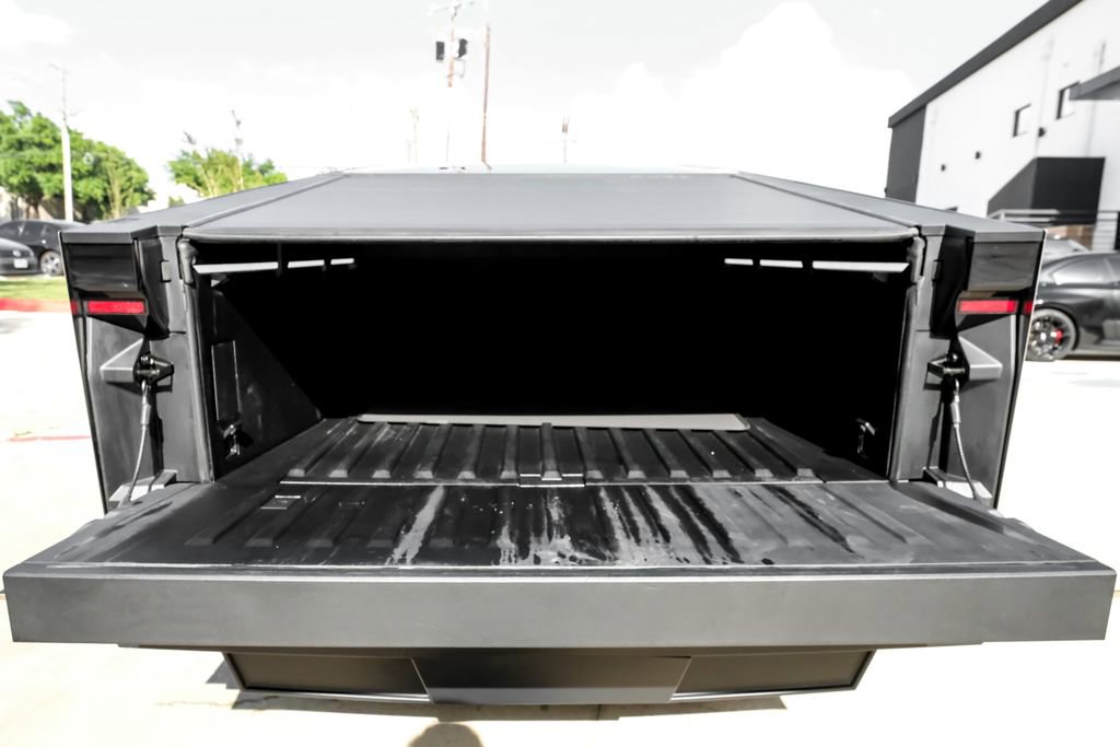 Used 2025 Tesla Cybertruck Cyberbeast image 37