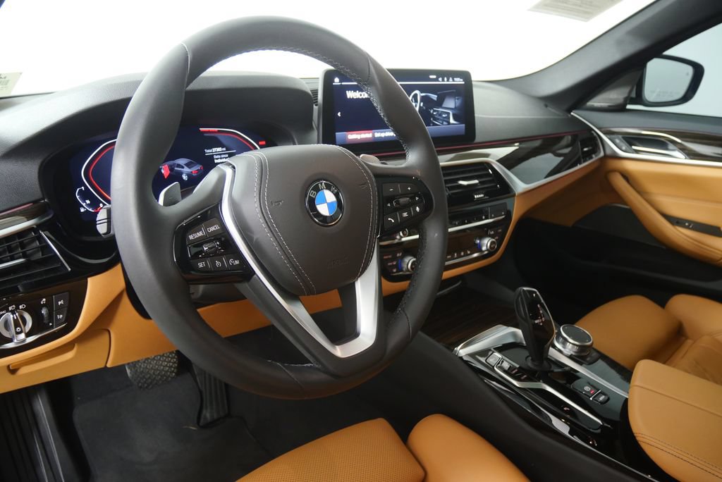 Used 2023 BMW 530i w/ Premium Package RWD image 12