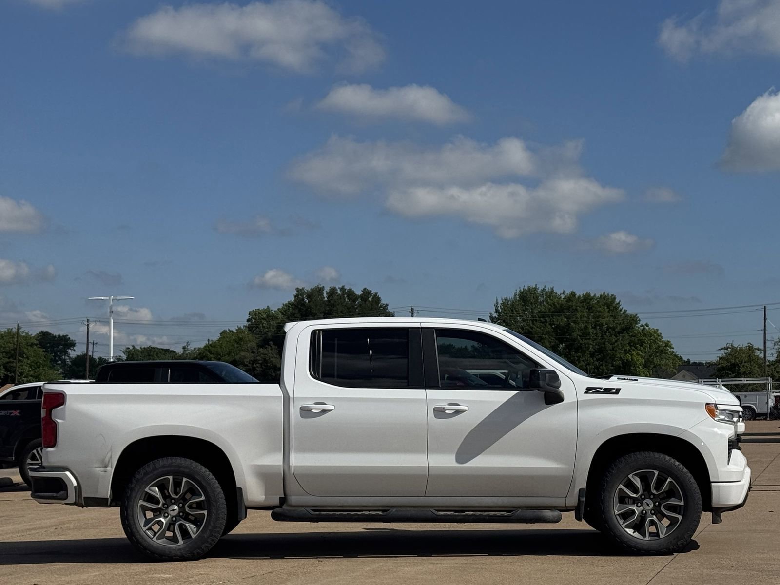 Used 2023 Chevrolet Silverado 1500 RST AWD/4WD image 3