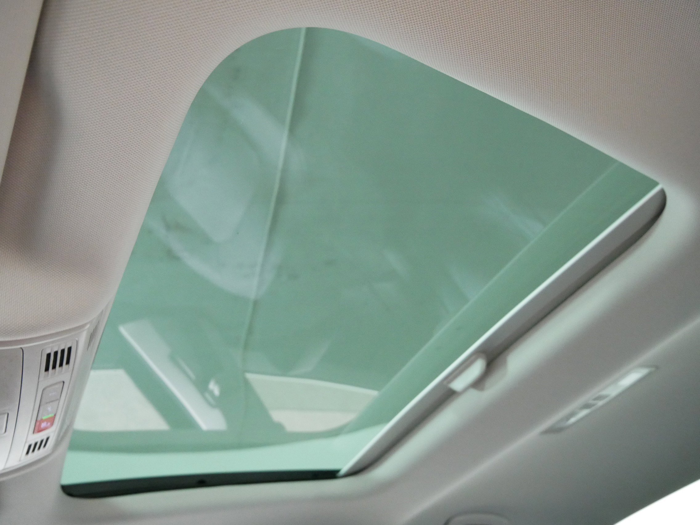 Certified 2025 Volkswagen Jetta SEL FWD image 32