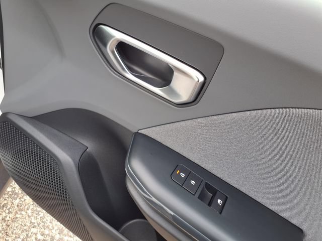 Used 2025 Kia K4 GT-Line Turbo FWD image 78
