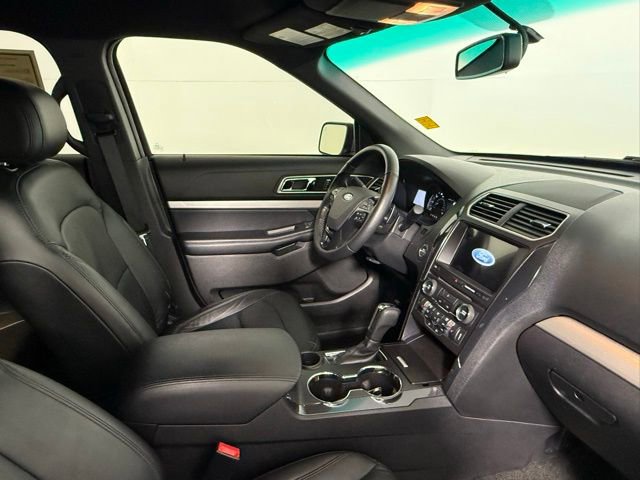 Used 2017 Ford Explorer XLT w/ Equipment Group 202A image 51