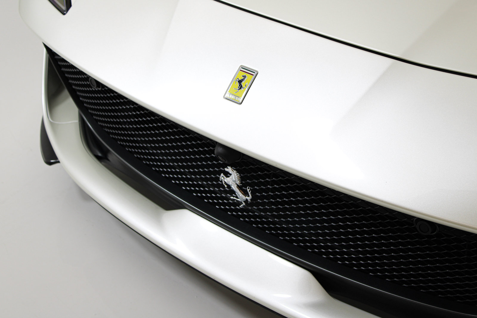 Used 2020 Ferrari 812 Superfast RWD image 18