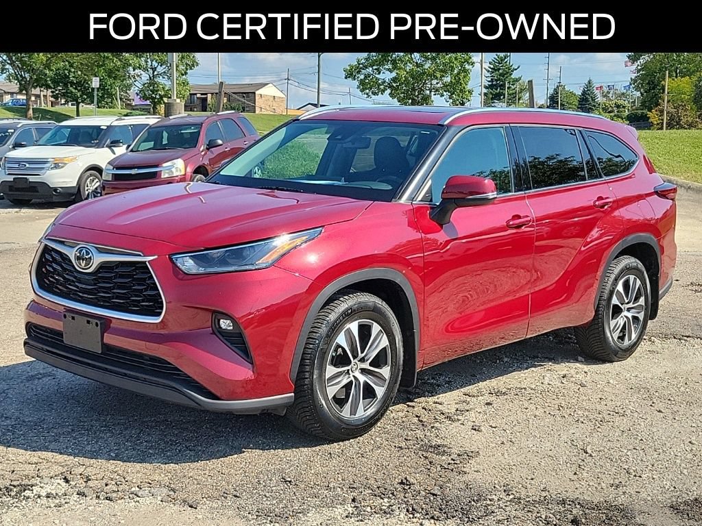 Used 2021 Toyota Highlander XLE AWD/4WD video 2