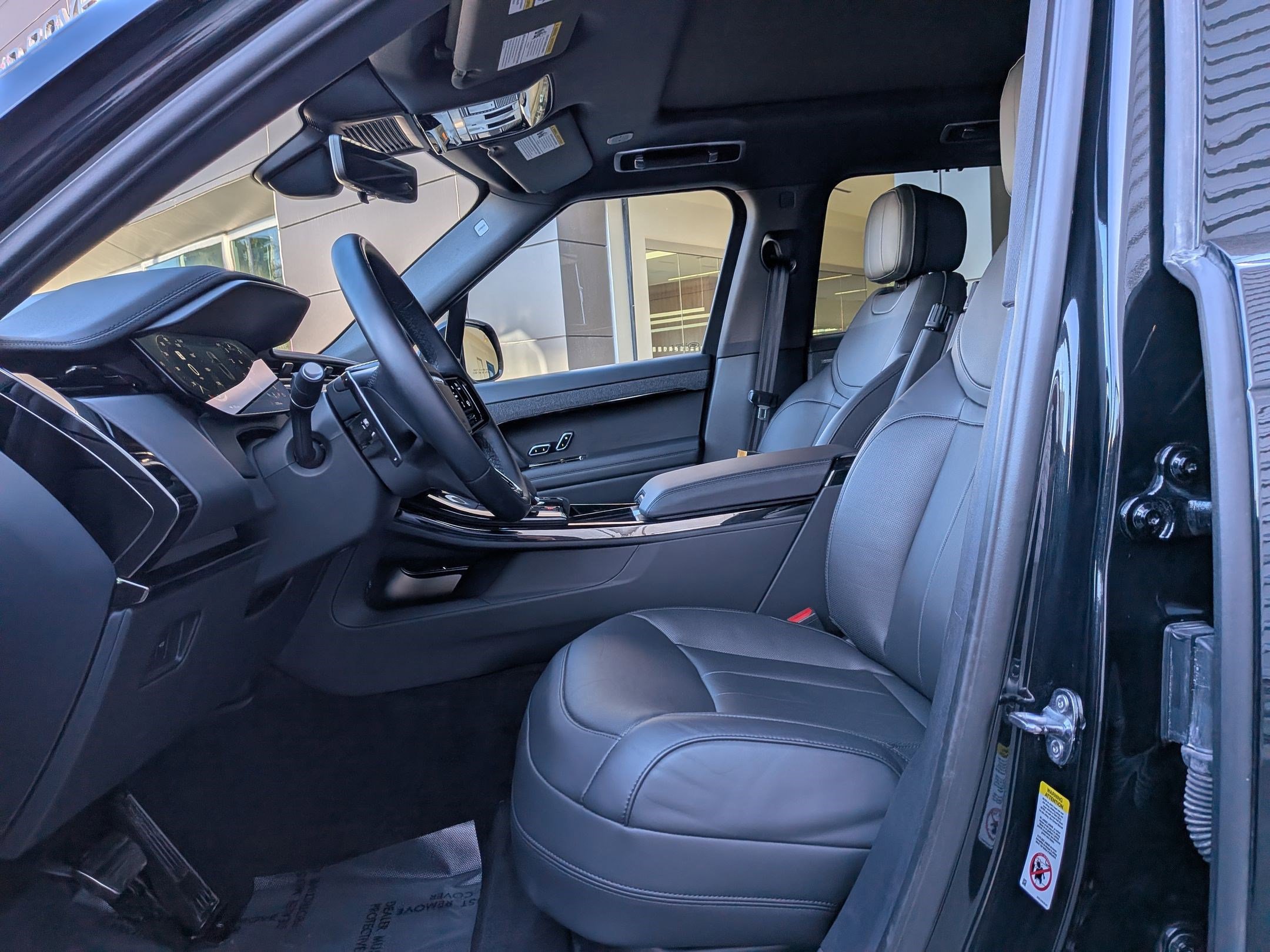 Used 2025 Land Rover Range Rover Sport Dynamic SE image 26