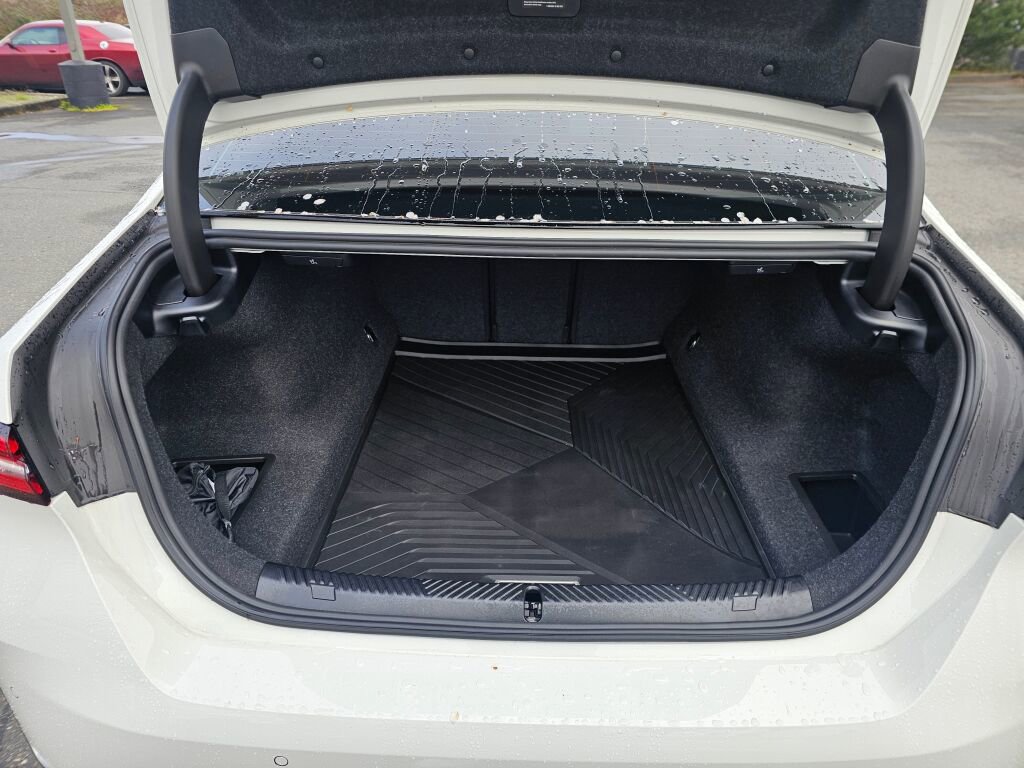 Used 2026 BMW 530i xDrive w/ Premium Package image 18