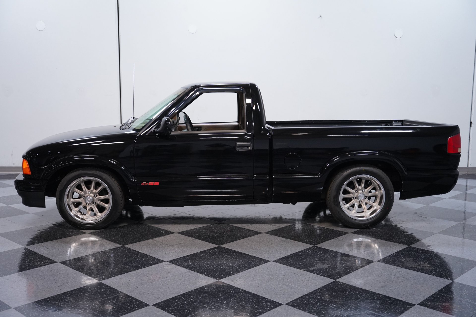 Used 1994 Chevrolet S10 Pickup 2WD Regular Cab image 2
