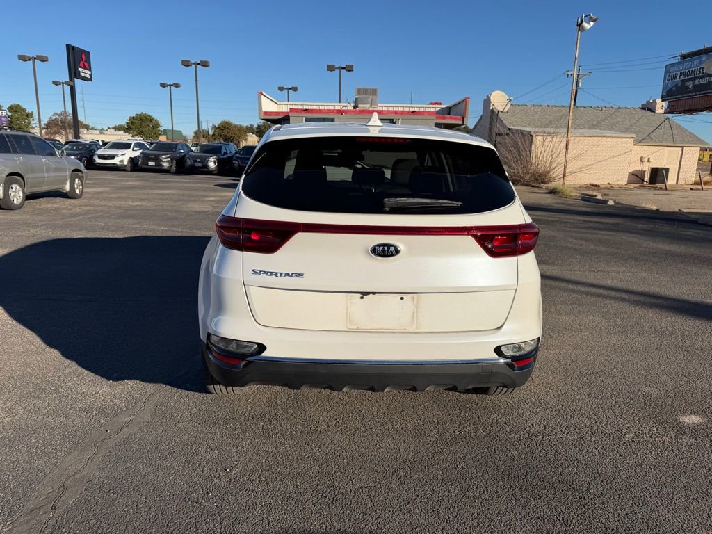 Used 2022 Kia Sportage LX image 5