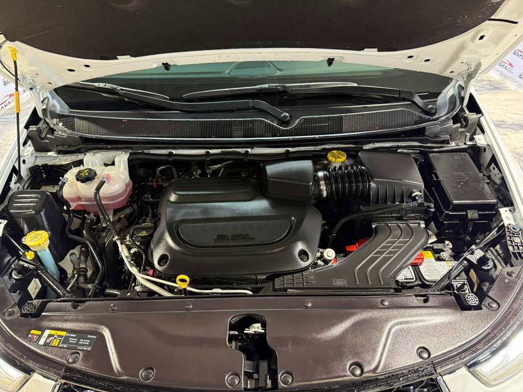 Used 2025 Chrysler Pacifica Select image 52