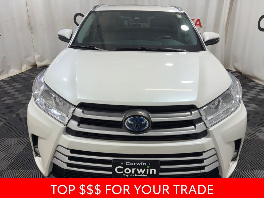 Used 2019 Toyota Highlander XLE w/ Carpet Mat Package (TMS) AWD/4WD image 2