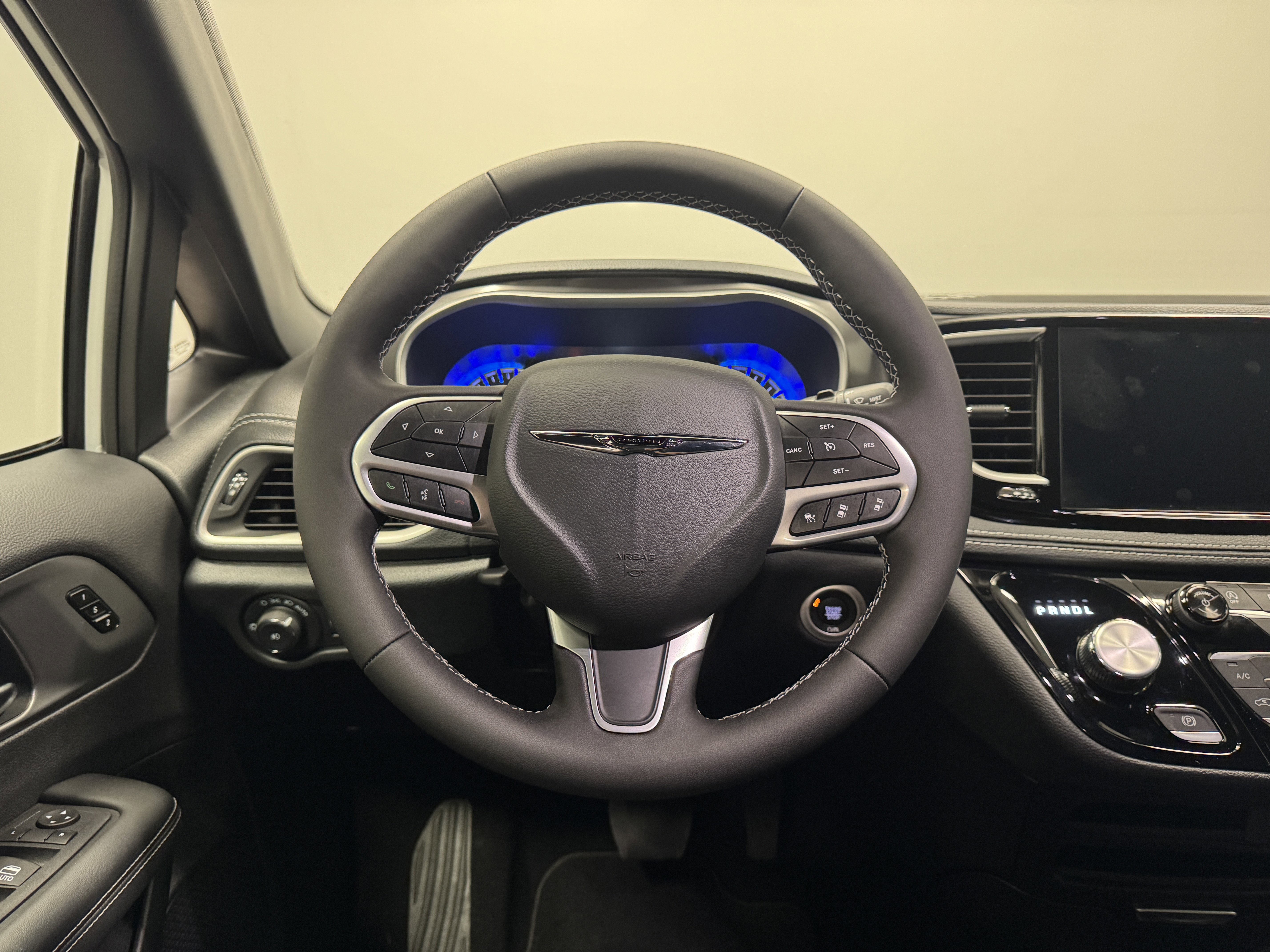 New 2026 Chrysler Pacifica Select FWD image 20