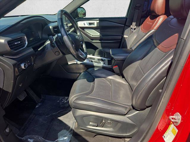 Used 2020 Ford Explorer Platinum w/ Premium Technology Package AWD/4WD image 17