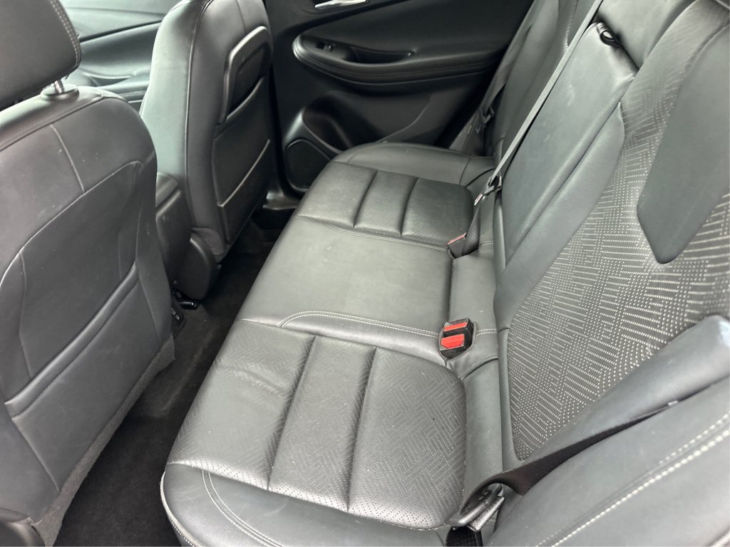 Used 2021 Buick Encore GX Essence w/ Experience Buick Package FWD image 12