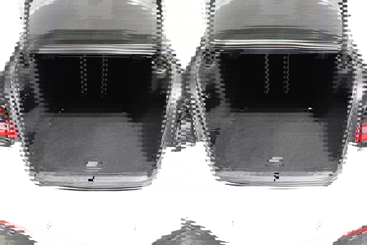 Used 2023 BMW 530e 530e w/ M Sport Package image 32