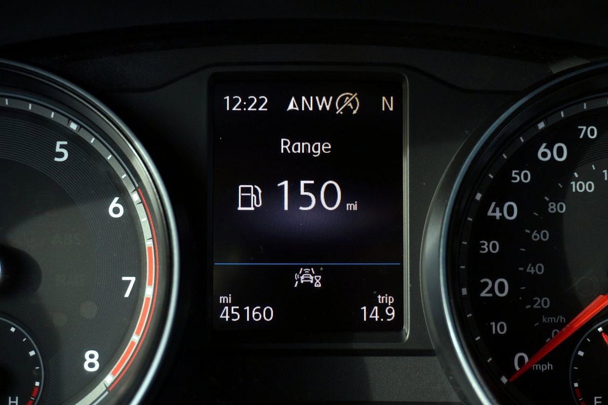 Used 2020 Volkswagen Atlas Cross Sport SE w/ Towing Package image 28