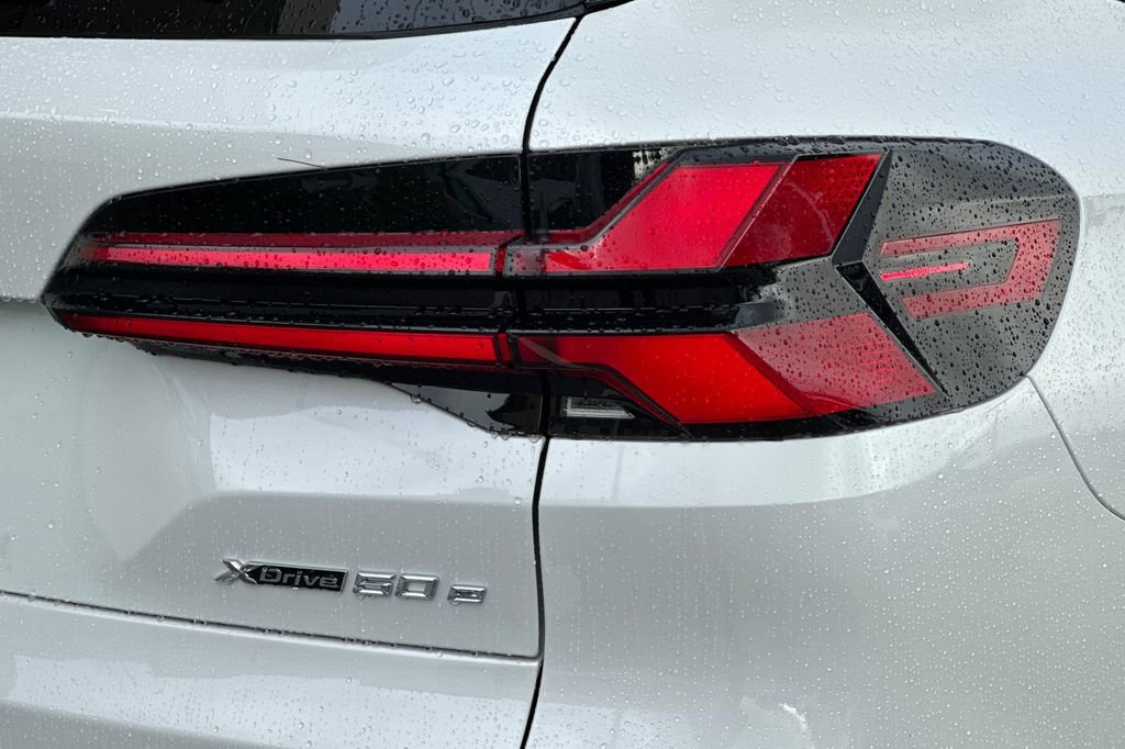 New 2026 BMW X5 xDrive50e w/ Climate Comfort Package AWD/4WD image 34