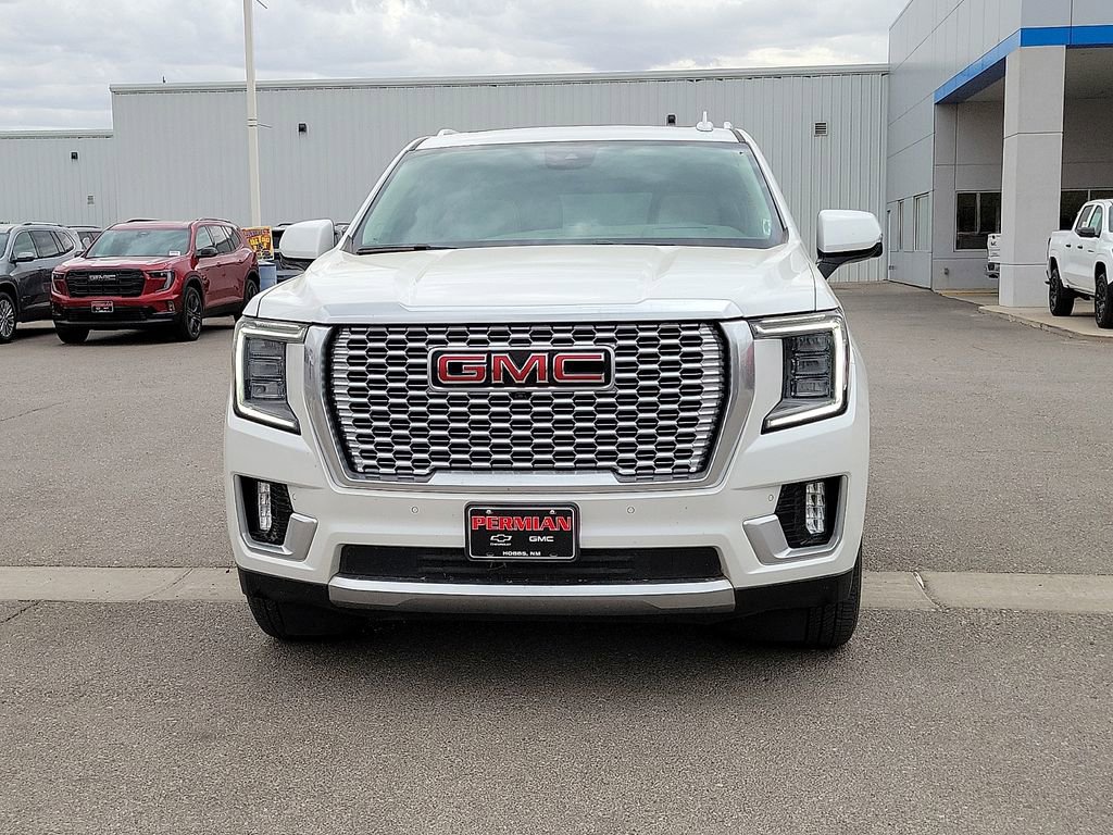 Used 2024 GMC Yukon Denali w/ Denali Reserve Package AWD/4WD image 3