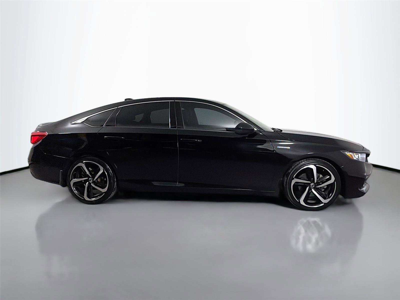 Used 2022 Honda Accord Sport image 4