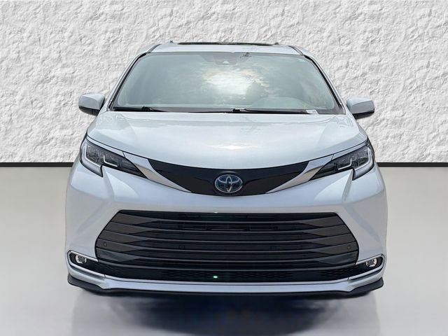 Used 2022 Toyota Sienna Limited FWD image 8