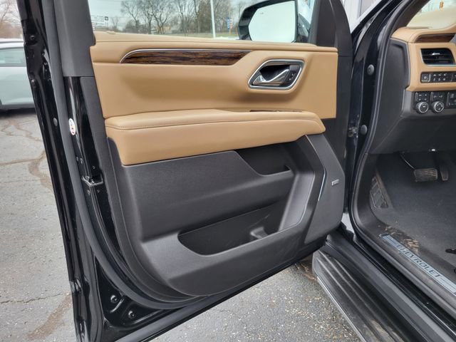 Used 2023 Chevrolet Tahoe Premier w/ Premium Package image 7