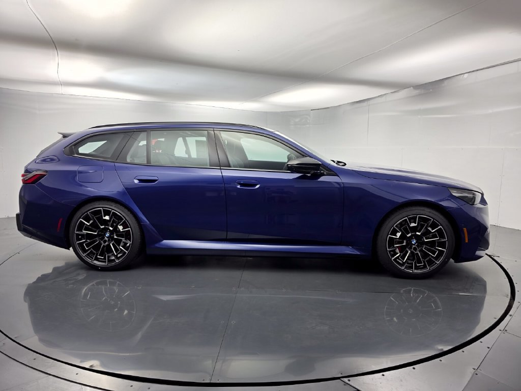 New 2026 BMW M5 Touring AWD/4WD image 3