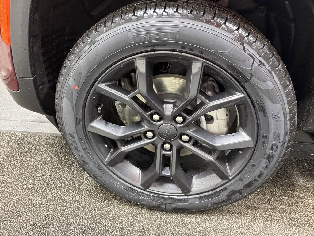 New 2025 Jeep Grand Cherokee Limited image 8