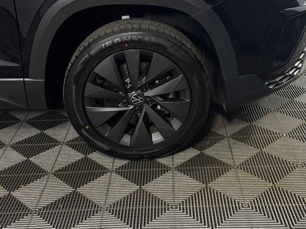 Used 2024 Volkswagen Taos S FWD image 11