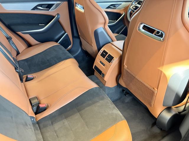 Used 2023 Jaguar F-PACE SVR image 21