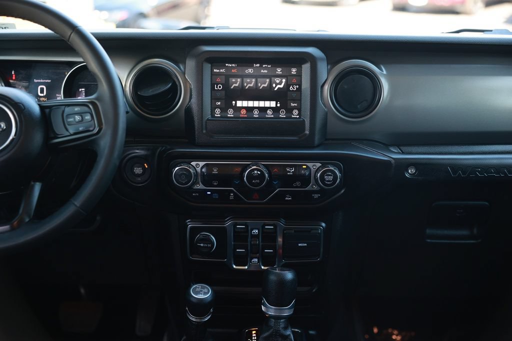 Used 2023 Jeep Wrangler Unlimited AWD/4WD image 27