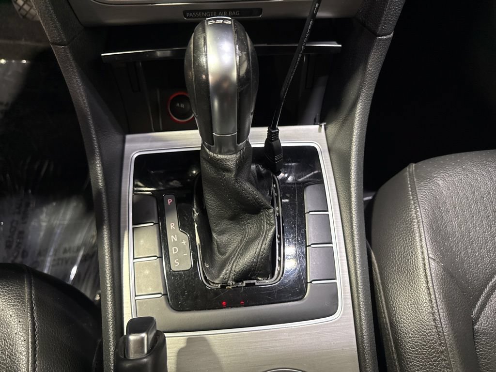 Used 2014 Volkswagen Passat TDI SE FWD image 18