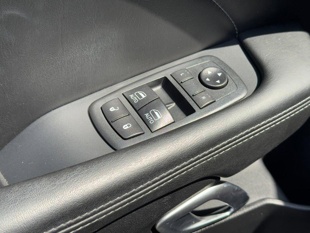 Used 2020 Dodge Challenger SXT w/ Plus Package image 23