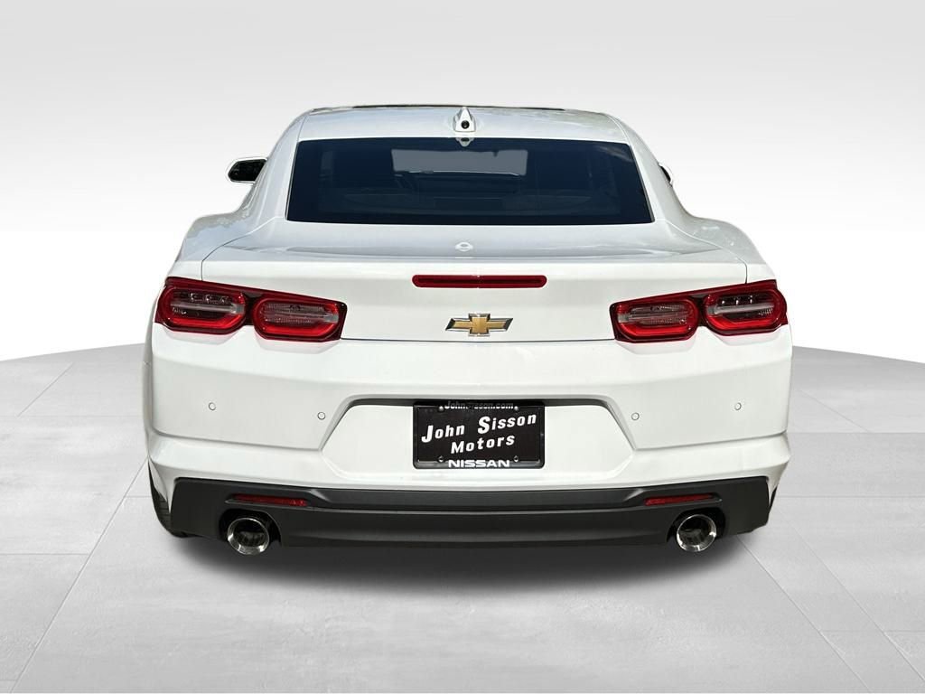 Used 2024 Chevrolet Camaro LT RWD image 4