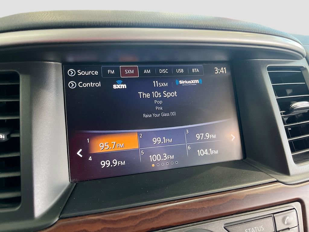 Used 2020 Nissan Pathfinder Platinum FWD image 15