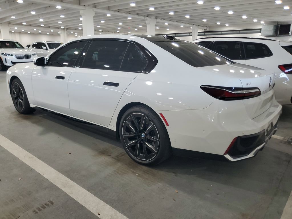 Certified 2023 BMW i7 xDrive60 AWD/4WD image 4