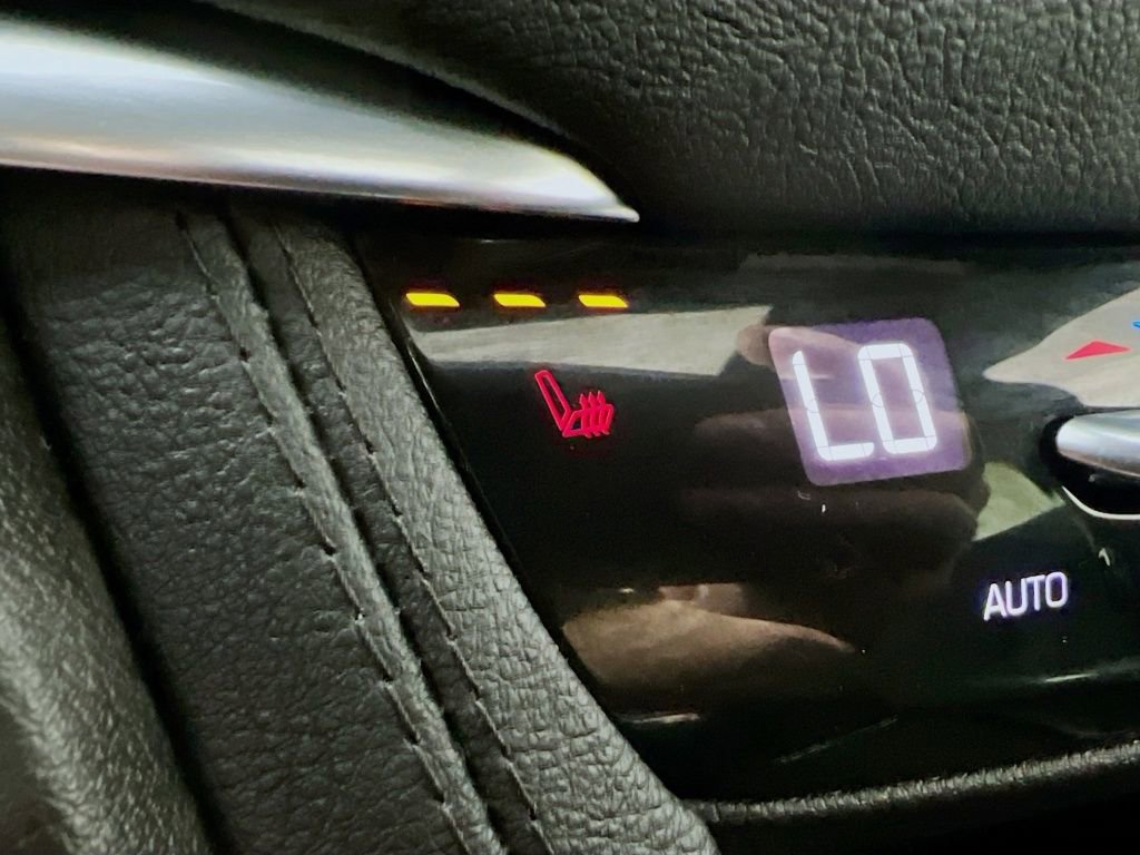 Used 2024 Cadillac XT5 Premium Luxury w/ Technology Package image 21