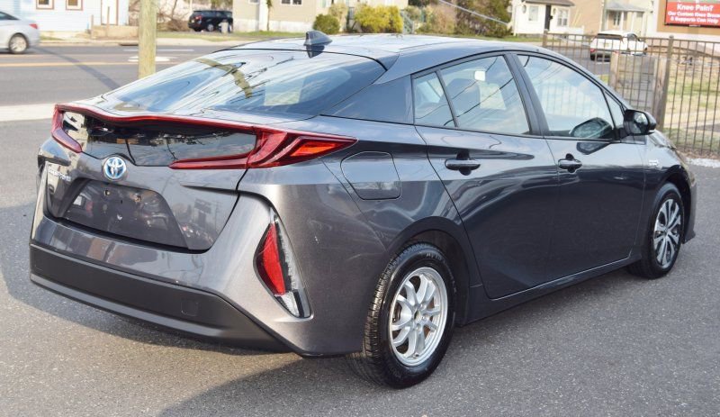 Used 2021 Toyota Prius Prime LE FWD image 13