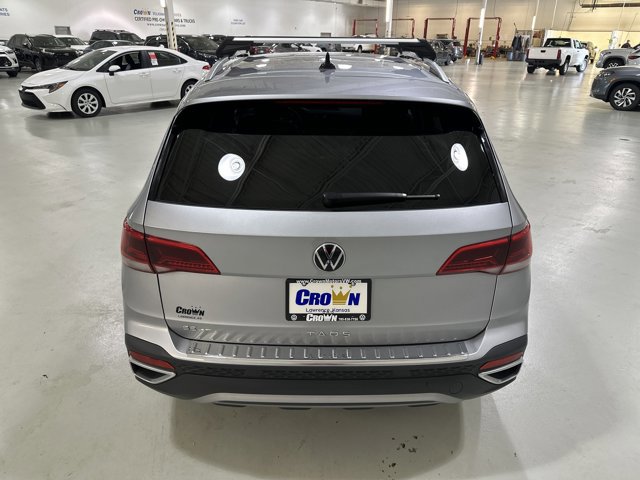 Certified 2023 Volkswagen Taos SE image 8