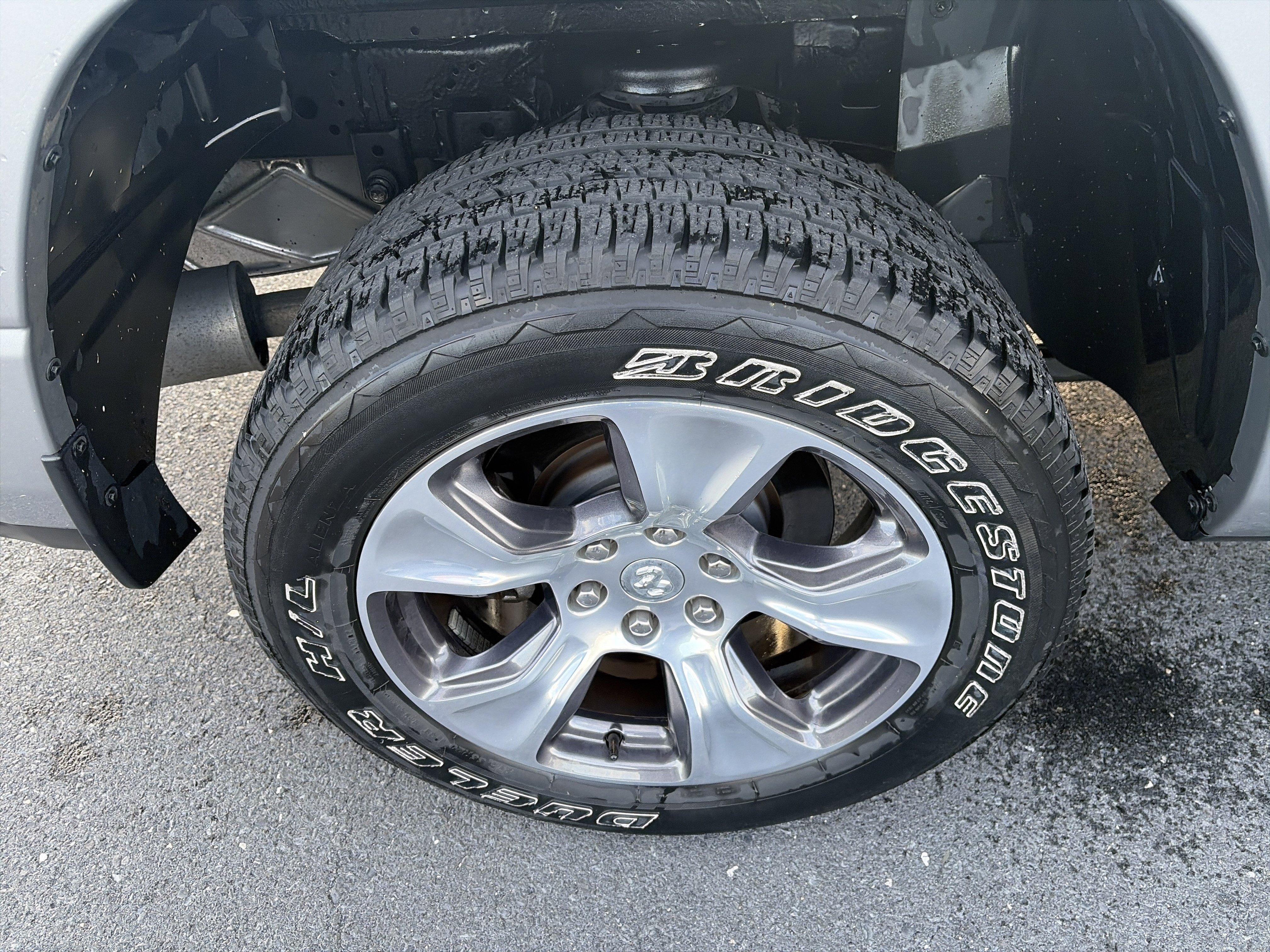 Used 2024 RAM 1500 Laramie image 16