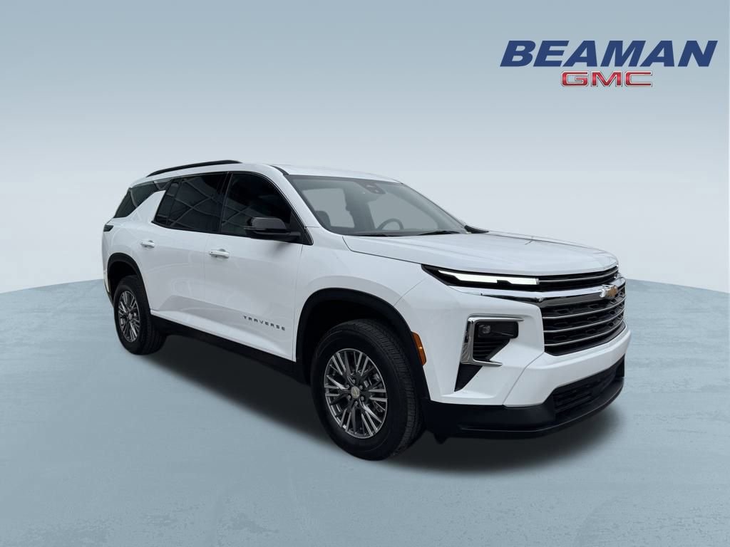 Used 2025 Chevrolet Traverse LT