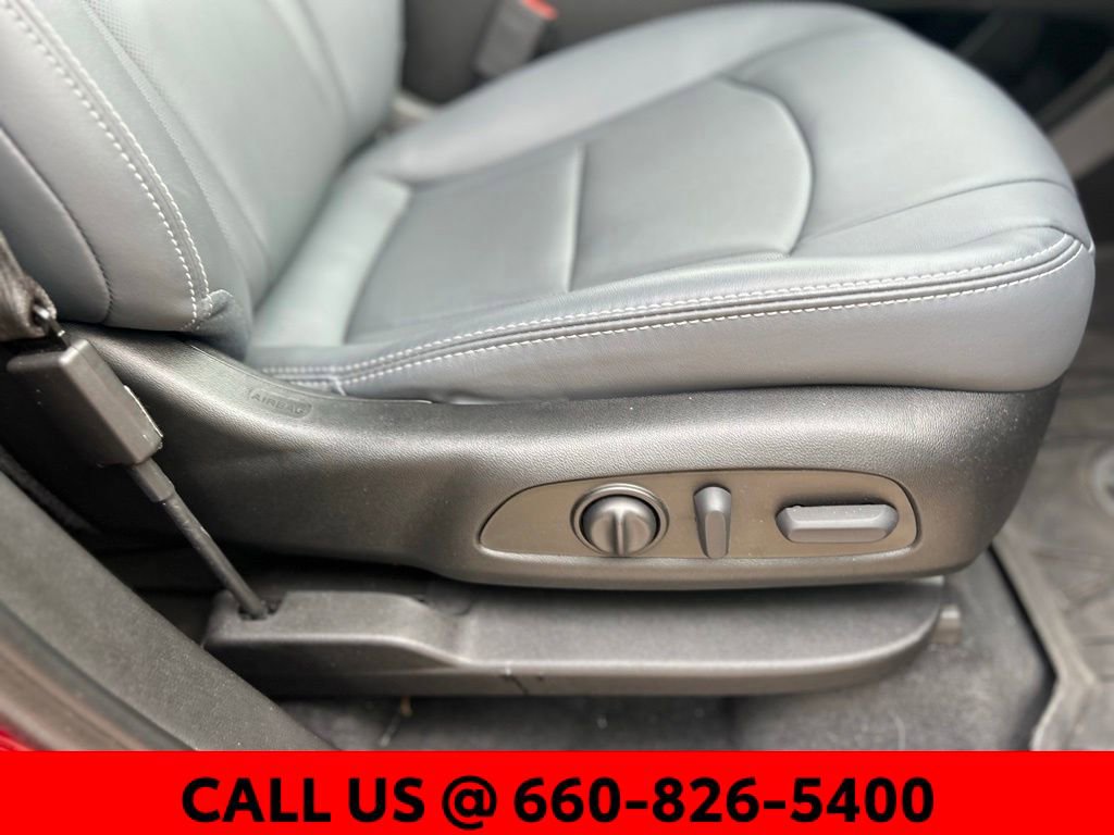 Used 2023 Buick Enclave Essence w/ Sport Touring Edition FWD image 7