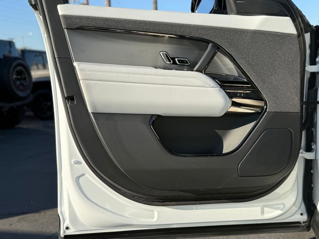 Used 2024 Land Rover Range Rover Sport SE image 17