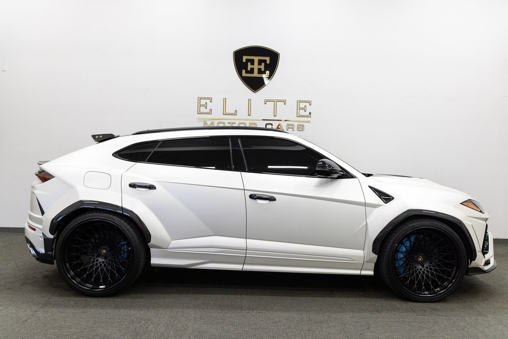 Used 2020 Lamborghini Urus AWD/4WD image 10