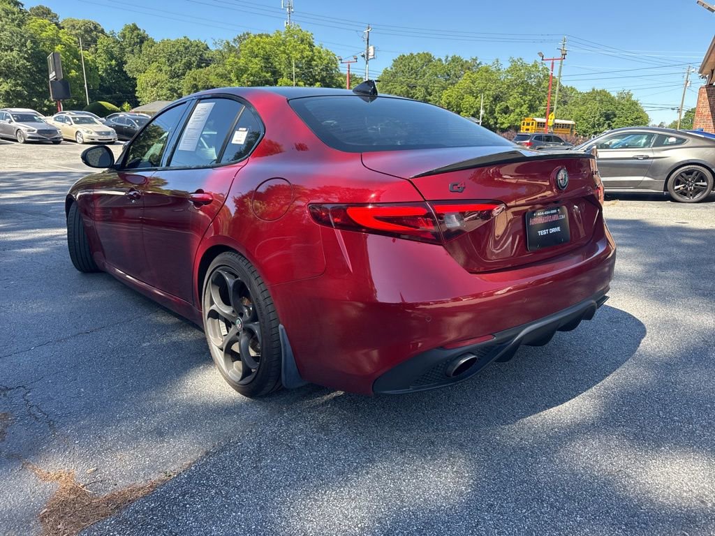 Used 2017 Alfa Romeo Giulia Ti w/ TI 19" Sport Package AWD/4WD image 2